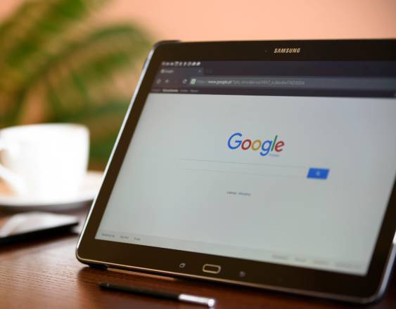 Pexels | Google anunció cambios este viernes en sus servicios de publicidad.