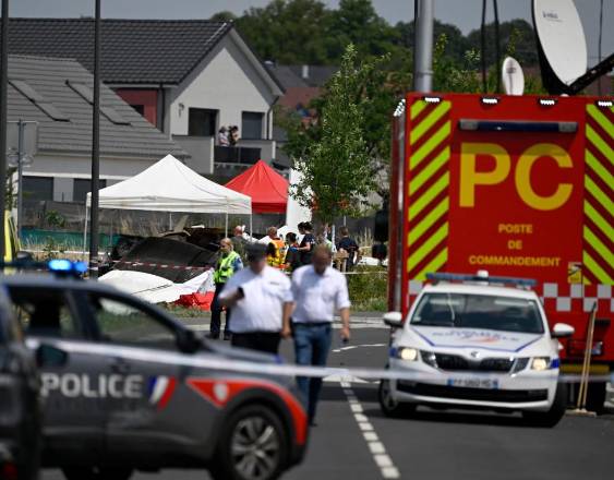 Accidente de avión civil deja 11 muertos en Francia, según autoridades locales