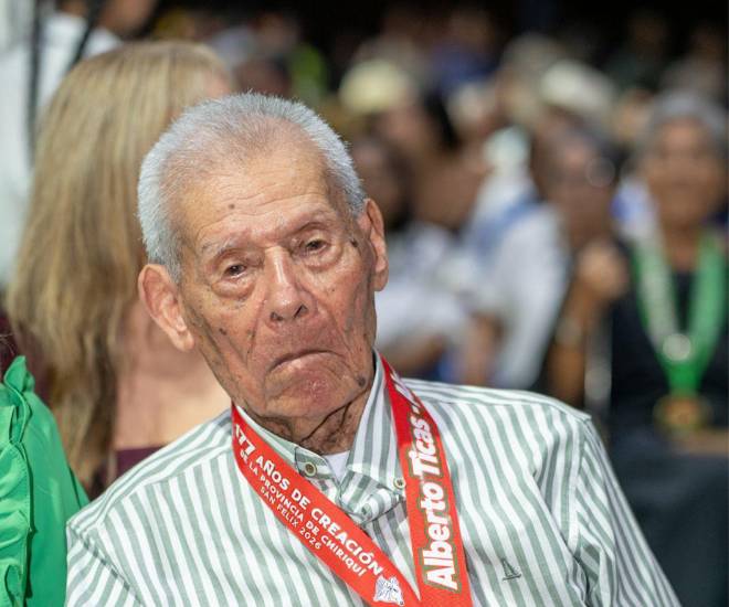Homenajean al hombre más longevo del país