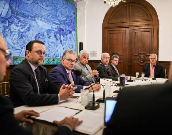 ML | El presidente José Raúl Mulino con parte de su equipo de gabinete.