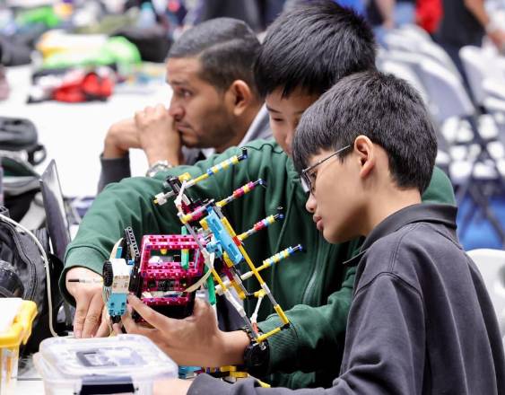Estudiantes panameños competirán en la World Robot Olympiad con enfoque cultural