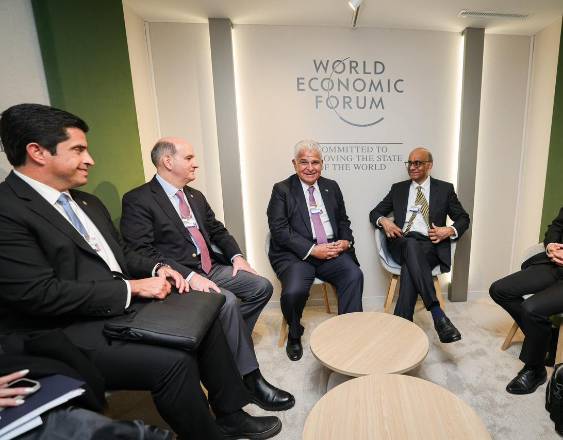 Mulino se reúne con presidentes de Suiza y Singapur