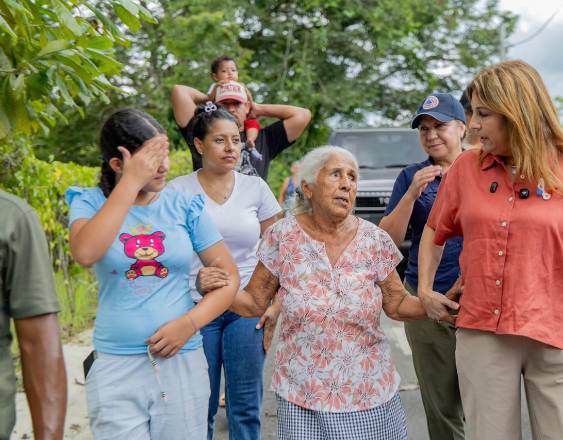 ML | La primera dama de la República, Maricel de Mulino durante la visita.
