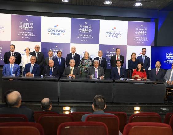 ML | El presidente José Raúl Mulino junto a los miembros del gabinete.