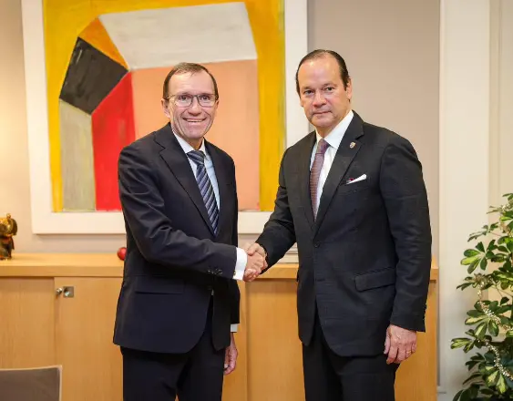 ML | Javier Martínez, se reunió con su homólogo de Noruega, Espen Barth Eide.