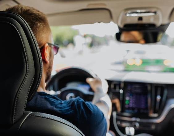 Mulino revisará hoy la regulación de las plataformas digitales tras quejas