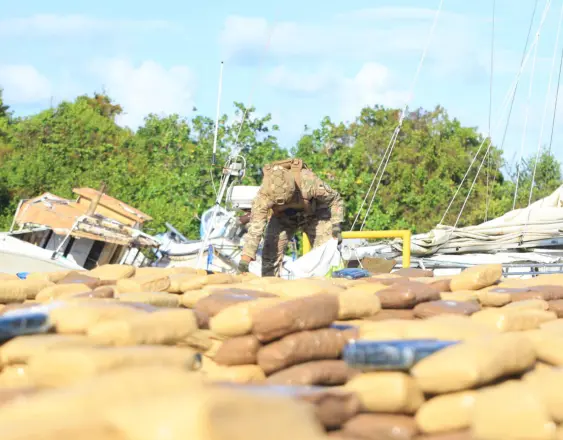 ML | Panamá decomisa unas tres toneladas de droga en una embarcación.