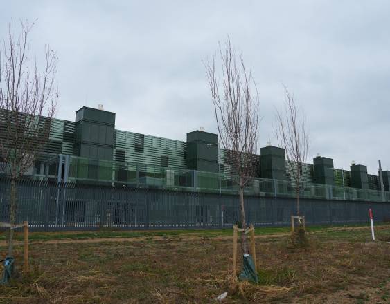 Exterior del centro de datos de Google en Waltham Cross, al norte de Londres.