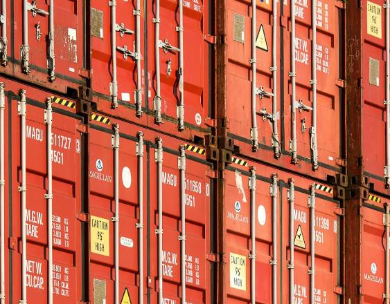 AFP | Contenedores en Puerto Balboa.