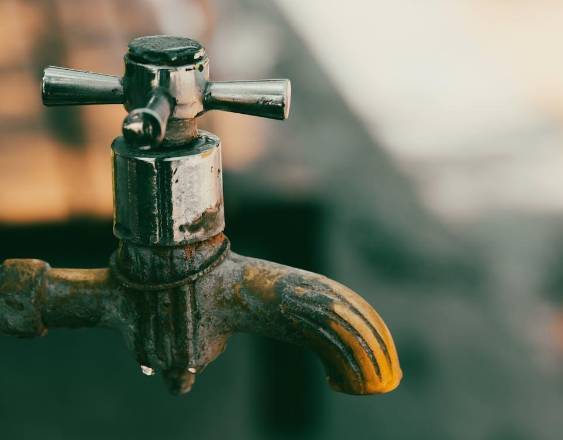 ML | Un grifo de agua.