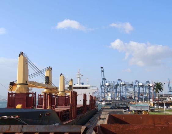 AFP | Un buque en el puerto de Balboa.
