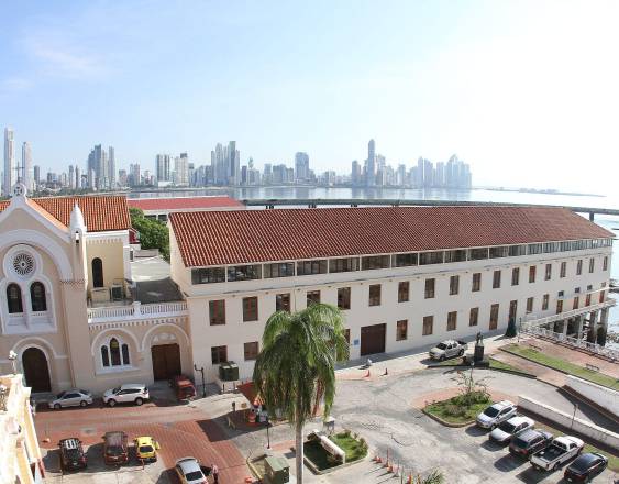 ML | Edificio del Ministerio de Relaciones Exteriores.