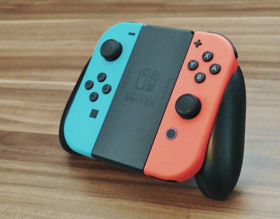 ML | Un control del videojuego Nintendo Switch.