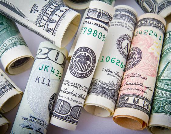 PEXELS | Dinero en efectivo.