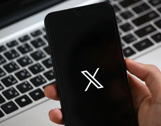 Ciberdelincuentes usaron la red social X para difundir ‘malware’ a través de sus anuncios patrocinados