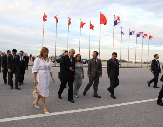 ML | Presidente José Raúl Mulino llega a Vietnam.