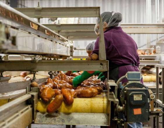 AFP | Una mujer trabajadora.