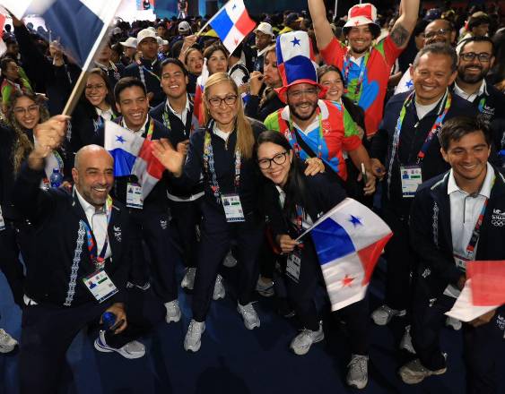 ML | Atletas durante la ceremonia de clausura.