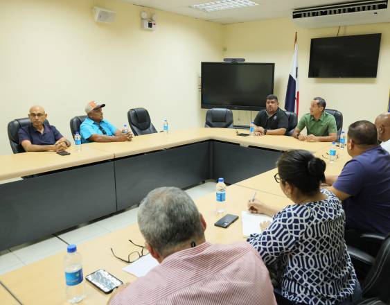 ATTT inicia diálogo con transportistas para evitar aumento del pasaje