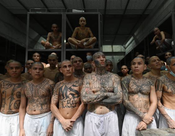 AFP | Privados de libertad en El Salvador.