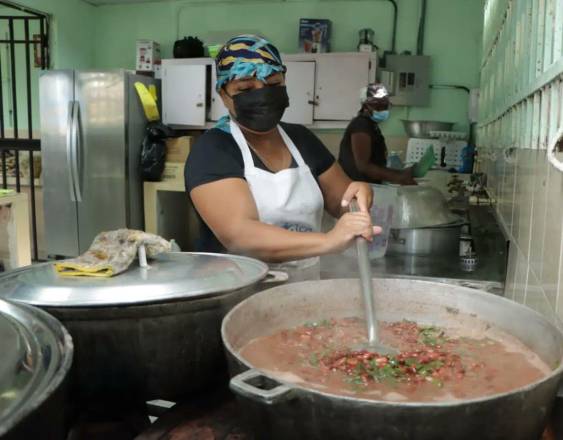 ML | Almuerzo escolar en un colegio del país.