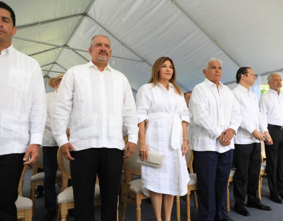 Presidente Mulino encabeza homenaje a los mártires del 9 de Enero