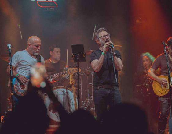 Gerardo Pesantez | Los miembros de la agrupación de rock panameña Tierra de Nadie durante una presentación, en la que interpretaron algunos de sus éxitos musicales.