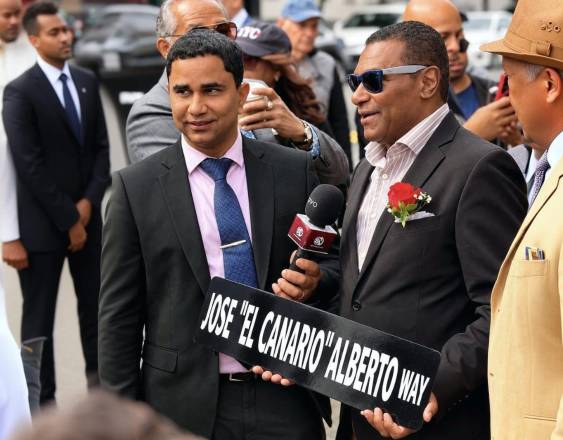José Alberto El Canario, homenajeado con el nombre de una calle en Estados Unidos.