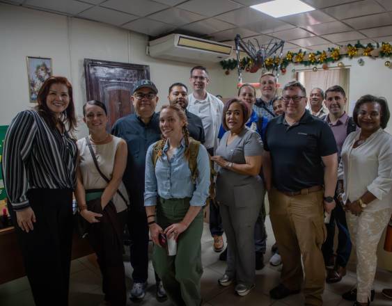 ML | Profesionales de la salud de la iniciativa Juntos por la Salud del Comando Sur de Estados Unidos.