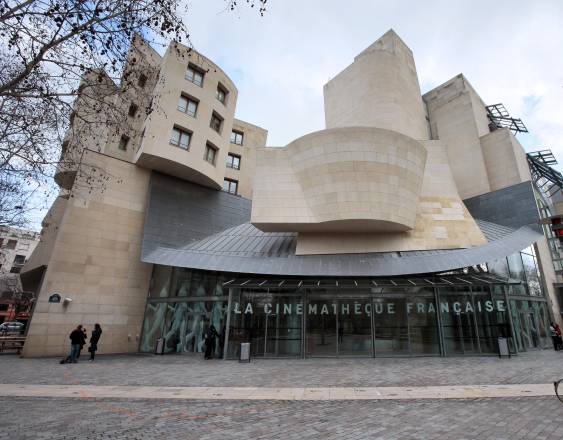 AFP | La entrada de la Cinemateca Francesa (La Cinematheque Francaise) en París.