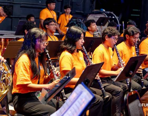 Funsincopa | Jóvenes músicos durante una presentación.
