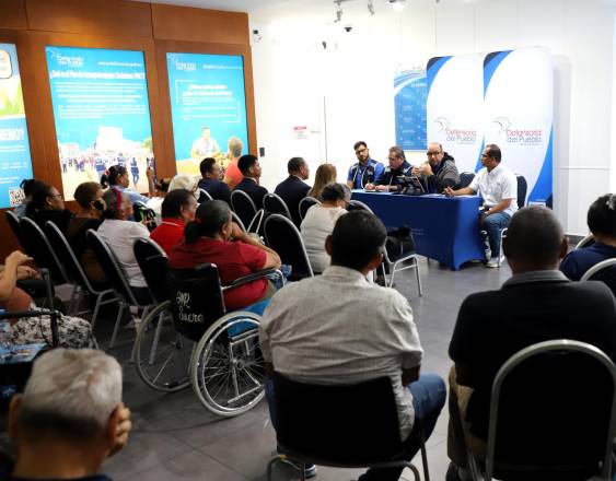 ML | Durante la reunión.