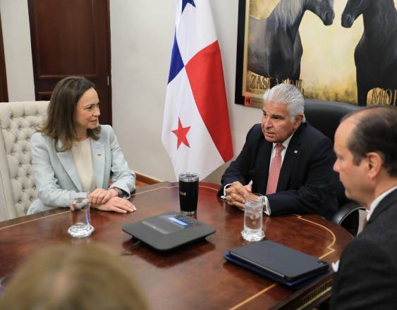El Presidente Mulino se reúne con María Corina Machado