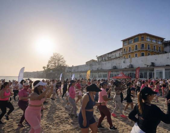 Cortesía | Mujeres haciendo aeróbicos en la playita de Las Garzas.