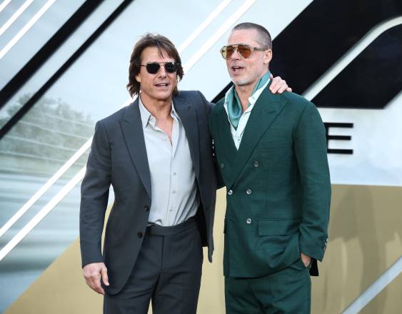 AFP | Los actores estadounidenses Tom Cruise y Brad Pitt en la premier de F1.