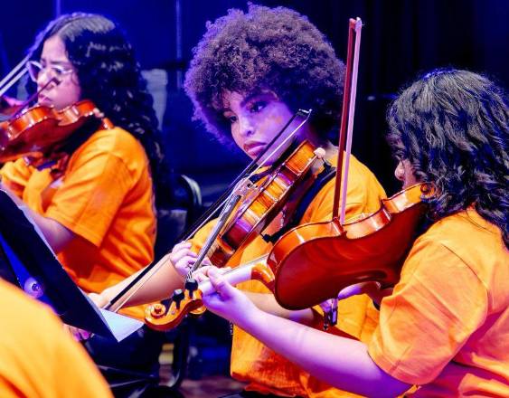 Cortesía | Jóvenes participantes en los programas de la fundación.