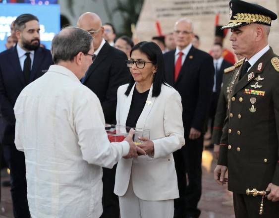 Venezuela y EEUU estudian reanudación de relaciones diplomáticas