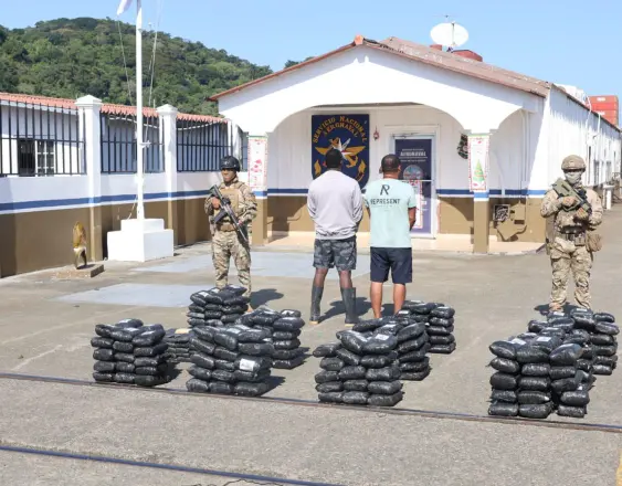 Incautan 922 paquetes de presuntas sustancias ilícitas en las costas panameñas