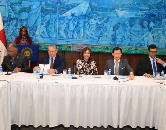 Instalan la Comisión Nacional de Tecnologías Críticas y la Subcomisión de Inteligencia Artificial