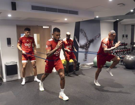 Panamá suma a más jugadores para duelos ante Sudáfrica