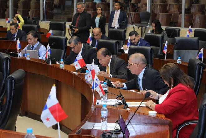 ML | Diputados participan durante una sesión en el pleno de la Asamblea Nacional.