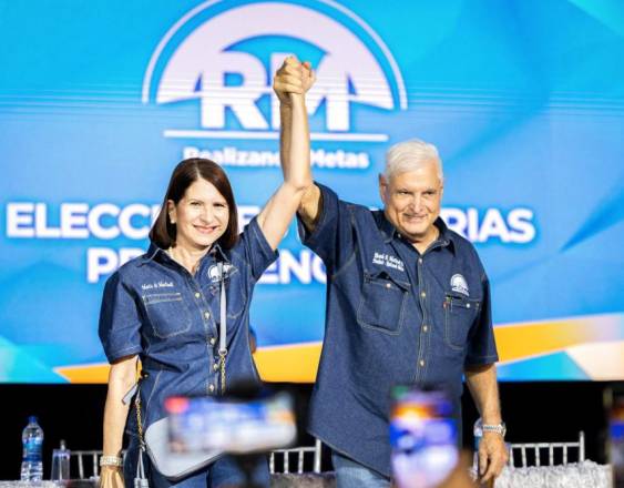 ml | Marta Linares de Martinelli y Ricardo Martinelli, fórmula presidencial de Realizando Metas.