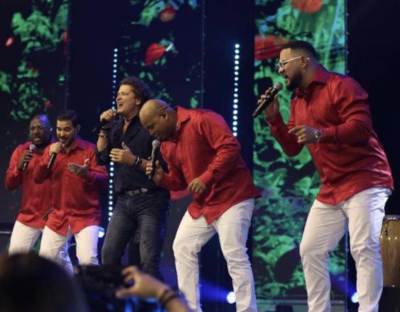 Grupo Niche celebra junto a Carlos Vives en Premios Tu Música Urbano