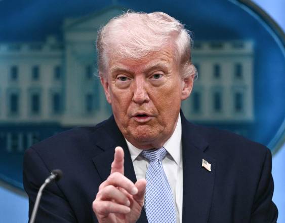 (Photo by Brendan SMIALOWSKI / AFP)