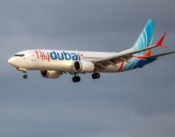 AFP | Un avión Boeing 737 MAX 8 de flydubai se prepara para aterrizar en el aeropuerto Ben Gurión de Israel.