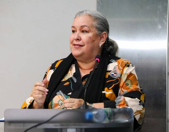 ML | Beatriz Carles de Arango.