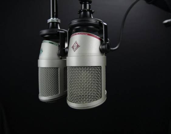PEXELS | Micrófonos utilizados durante la grabación de un podcast.