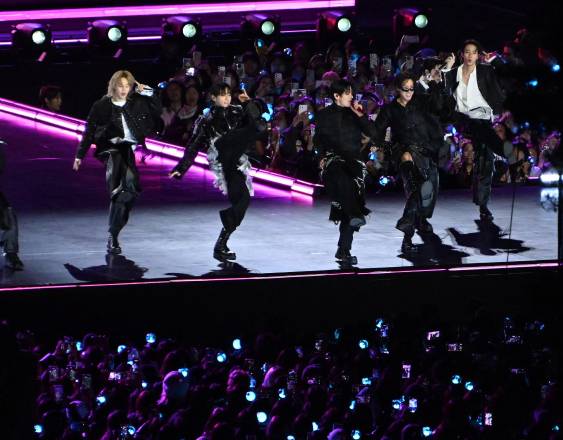 Los reyes del k-pop BTS arrasan en Seúl en su concierto de regreso