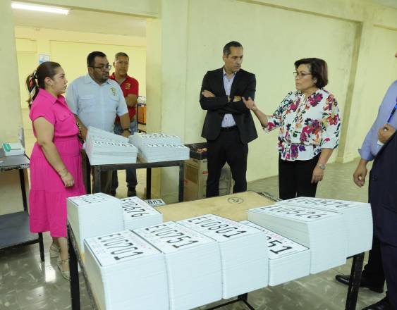Inicia la distribución nacional de placas vehiculares 2026-2030