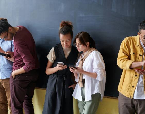 ML | Las redes sociales dañan la salud de los adolescentes.